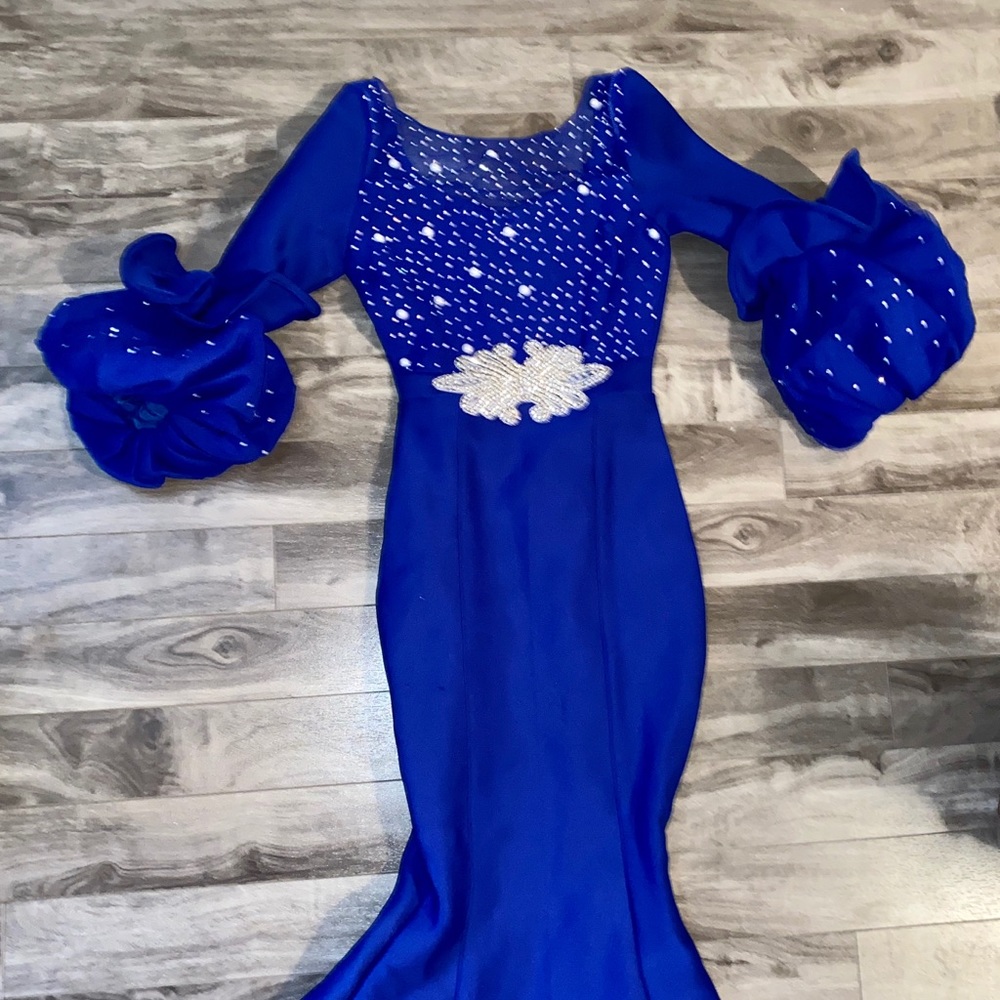 Dress - Picture 2 of 4
